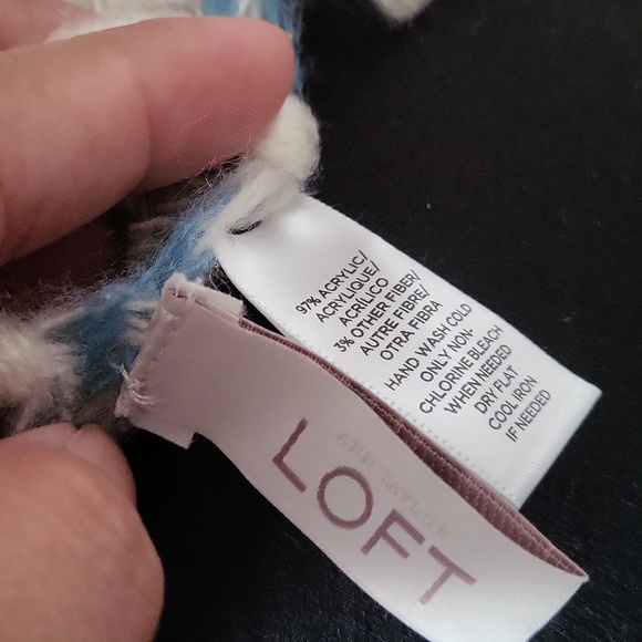 Loft scarf - Picture 2 of 3